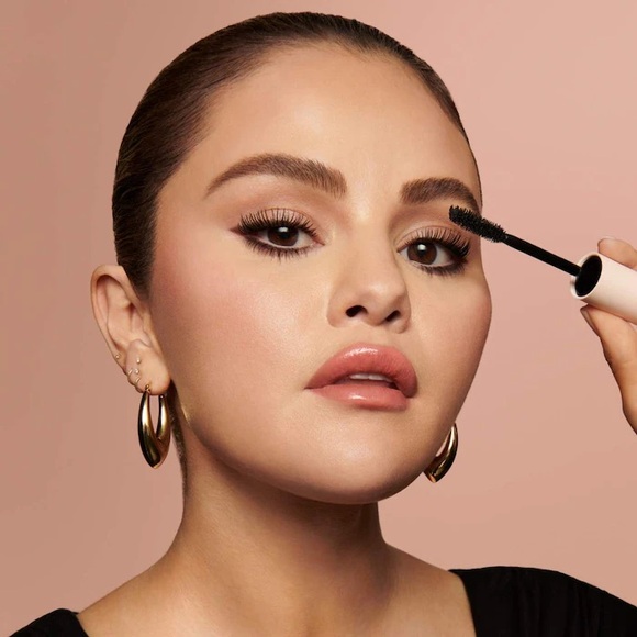 Rare Beauty Perfect Strokes Universal Volumizing Mascara. NEW IN BOX. - Picture 3 of 13